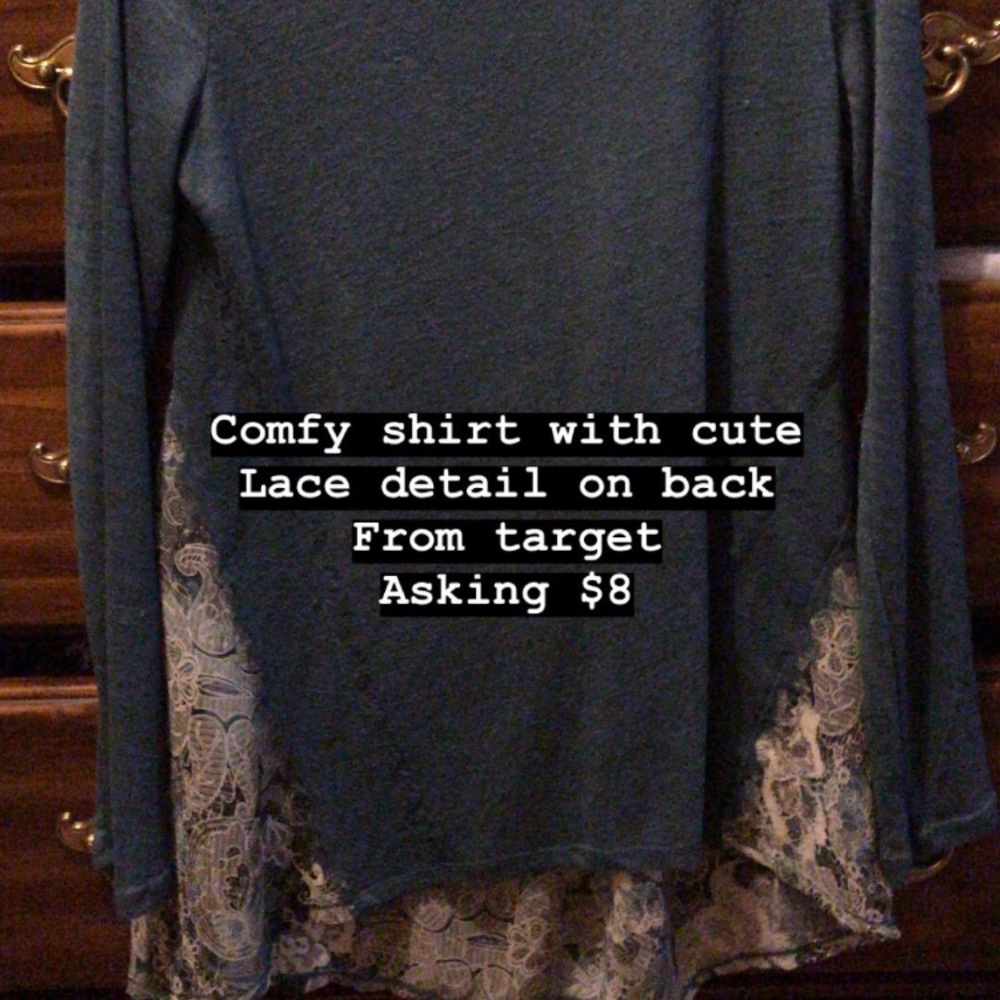 Comfy blue thin sweater shirt with fun lace detail